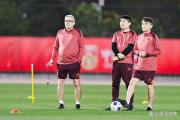 米兰体育-瓦朗谢纳队锋线进攻乏力，需重整战术
